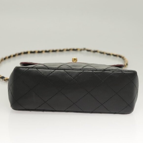 CHANEL Matelasse Chain Shoulder Bag Lamb Skin Black Gold CC Auth 133143 - Picture 6 of 16